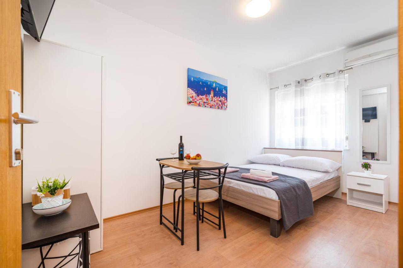 Studio And Rooms Zadar City Wall Buitenkant foto