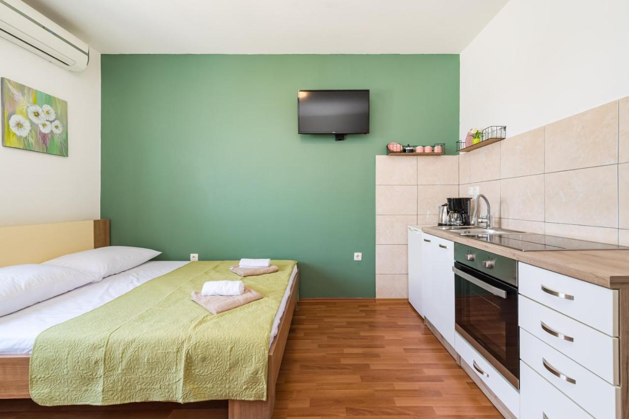 Studio And Rooms Zadar City Wall Buitenkant foto